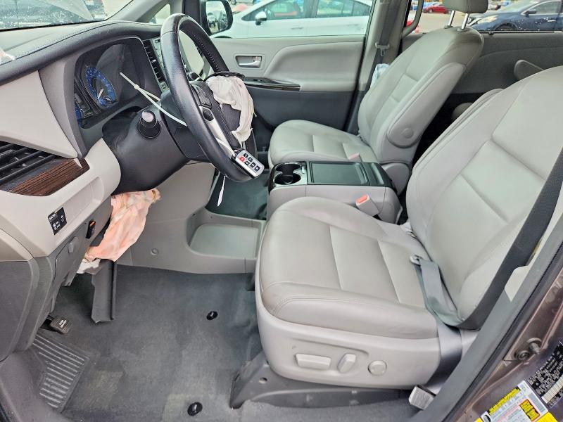 48432566 :رقم المزاد ، 5TDYZ3DC0KS019274 vin ، 2019 Toyota Sienna مزاد بيع