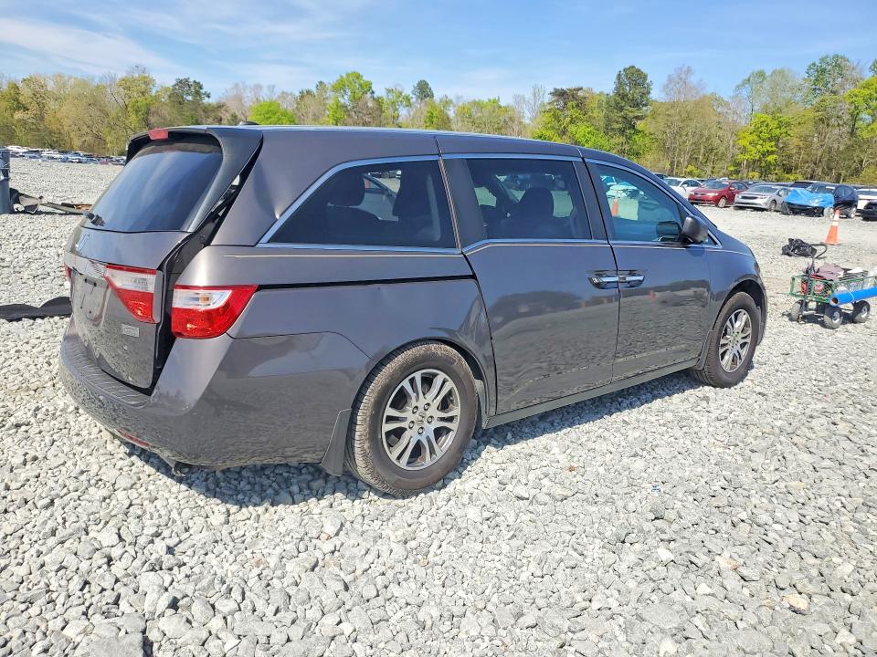 49321156 :رقم المزاد ، 5FNRL5H63DB023784 vin ، 2013 Honda Odyssey مزاد بيع