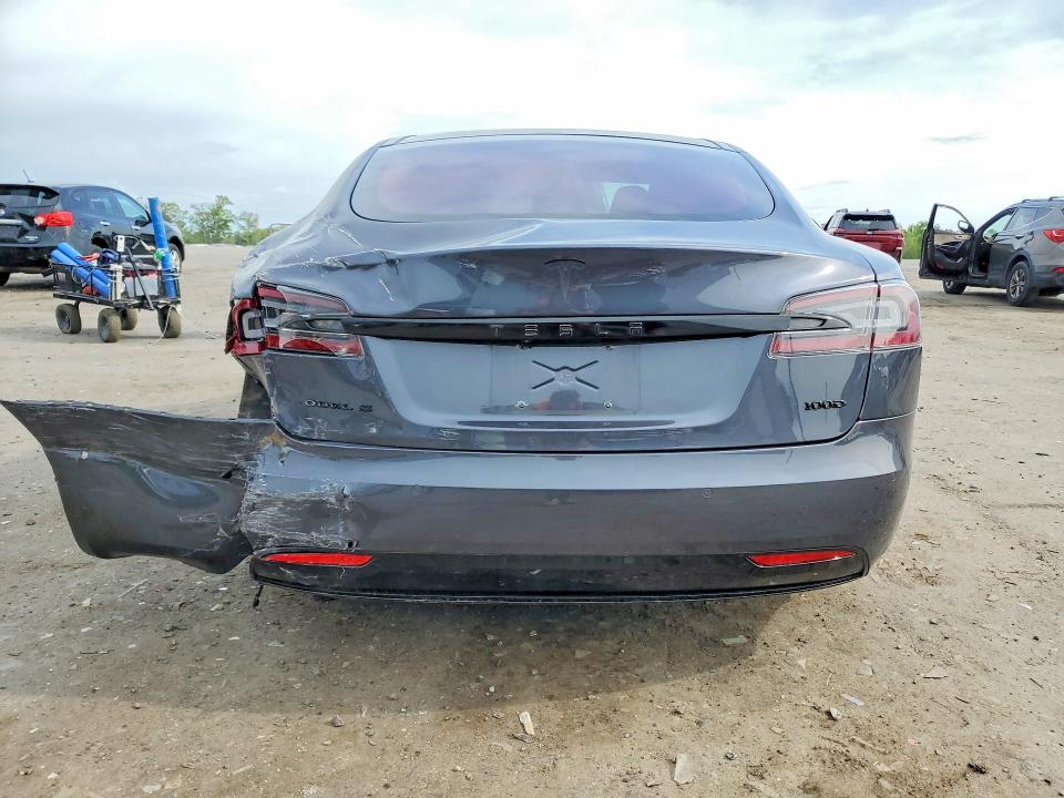 50547706 :رقم المزاد ، 5YJSA1E26JF283996 vin ، 2018 Tesla Model S مزاد بيع