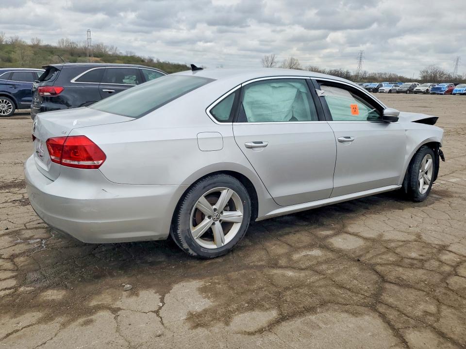 2013 Volkswagen Passat მანქანა იყიდება აუქციონზე, vin: 1VWBP7A34DC133514, აუქციონის ნომერი: 49754126