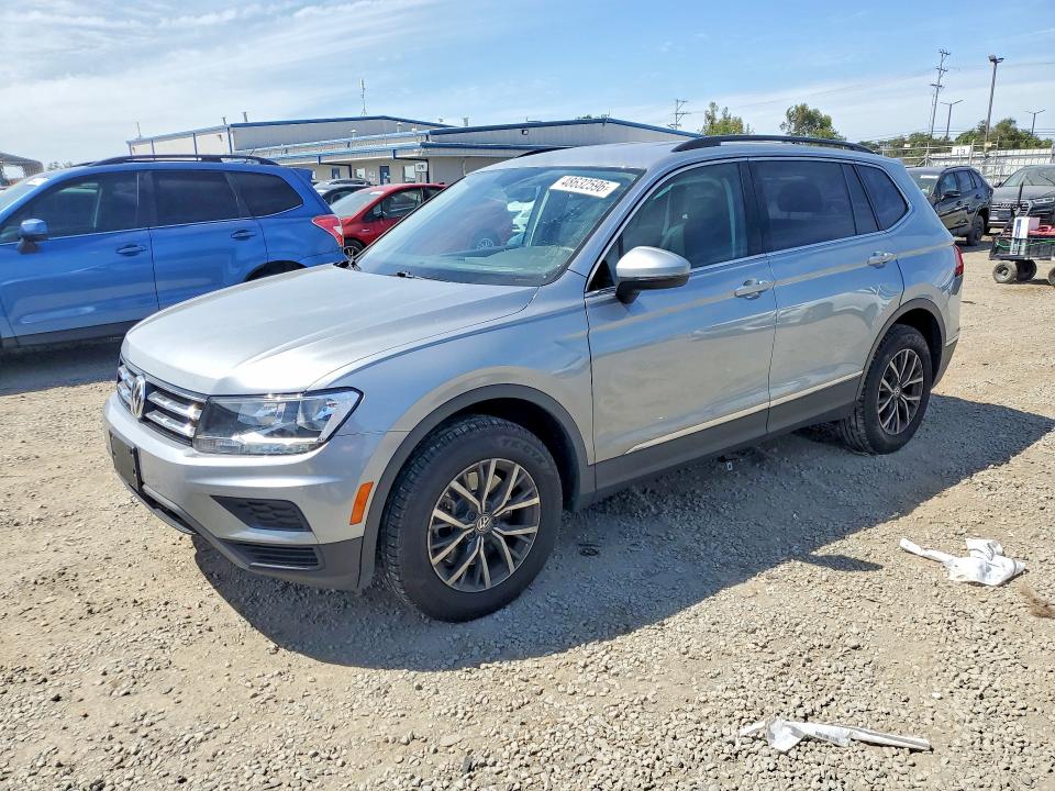 48632596 :رقم المزاد ، 3VV3B7AX4LM013834 vin ، 2020 Volkswagen Tiguan مزاد بيع