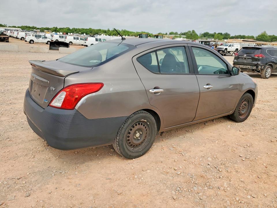 50418076 :رقم المزاد ، 3N1CN7AP7FL827317 vin ، 2015 Nissan Versa مزاد بيع