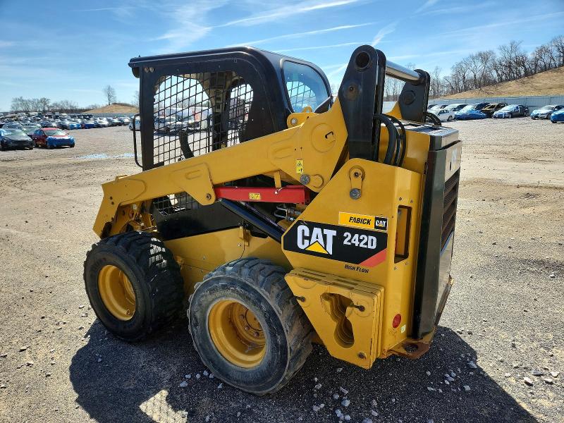 48572086 :رقم المزاد ، CAT0242DEDZT05057 vin ، 2019 Caterillar 242d Hf. Rwd مزاد بيع