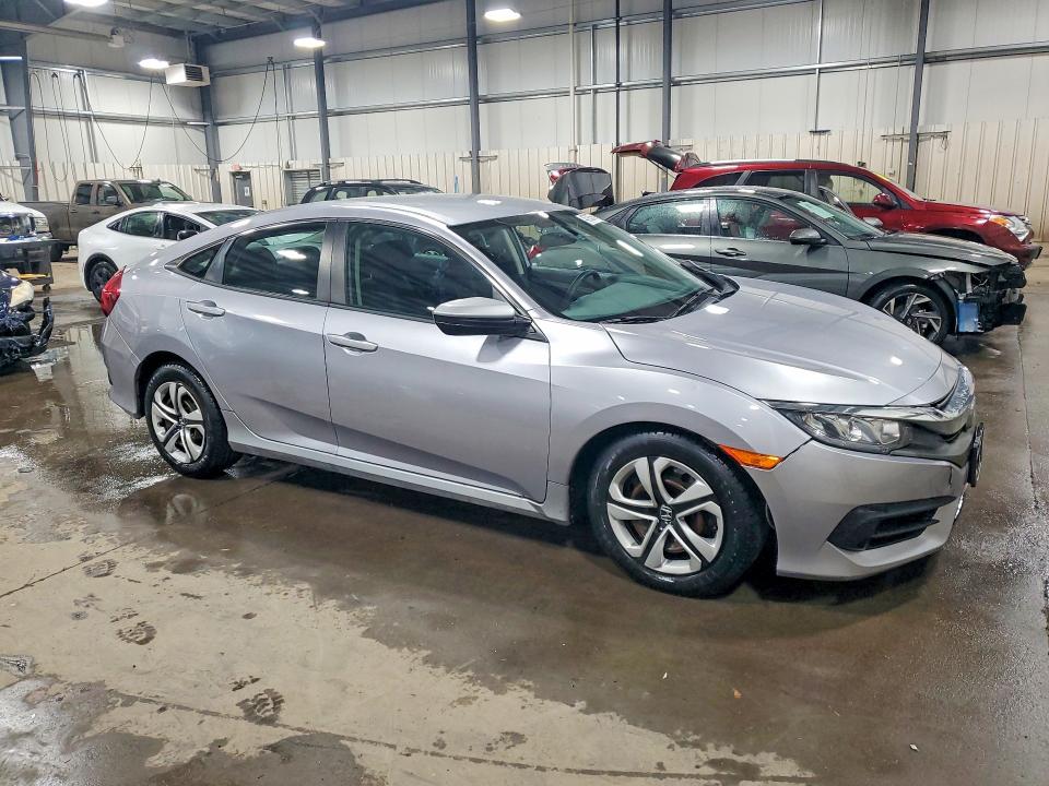 48793506 :رقم المزاد ، 2HGFC2F56JH572026 vin ، 2018 Honda Civic مزاد بيع