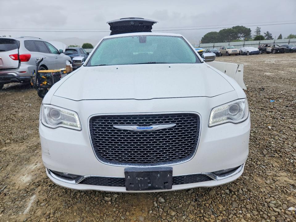 2015 Chrysler 300c მანქანა იყიდება აუქციონზე, vin: 2C3CCAEG0FH815601, აუქციონის ნომერი: 48713446