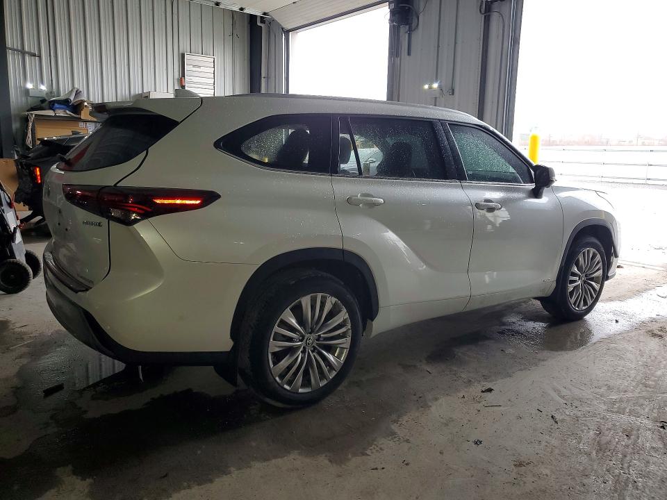 Продажа на аукционе авто 2024 Toyota Highlander Hybrid, vin: 5TDEBRCH2RS609252, номер лота: 48854986