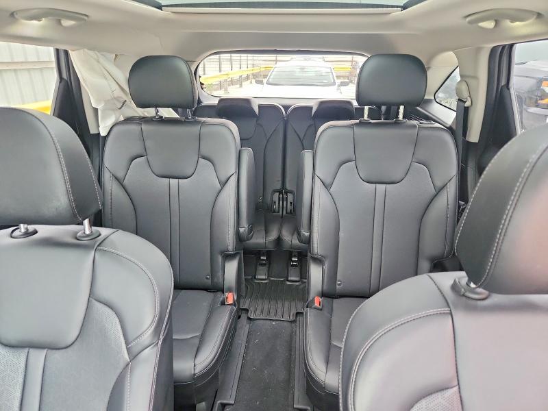 Продажа на аукционе авто 2023 Kia Sorento, vin: 5XYRH4LFXPG228163, номер лота: 51842286