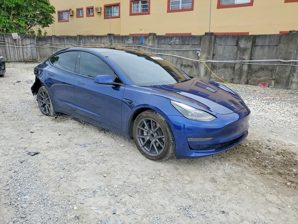 51271216 :رقم المزاد ، 5YJ3E1EA3NF185224 vin ، 2022 Tesla Model 3 مزاد بيع