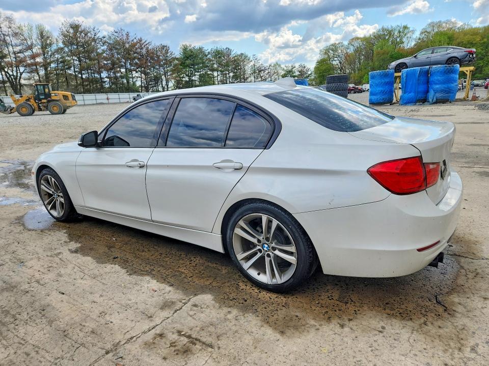 2014 Bmw 328 მანქანა იყიდება აუქციონზე, vin: WBA3A5G53ENP33305, აუქციონის ნომერი: 50391326