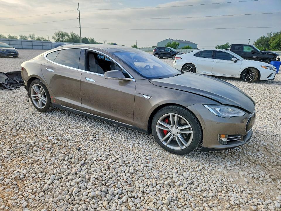 51354026 :رقم المزاد ، 5YJSA1E42FF115359 vin ، 2015 Tesla Mod مزاد بيع
