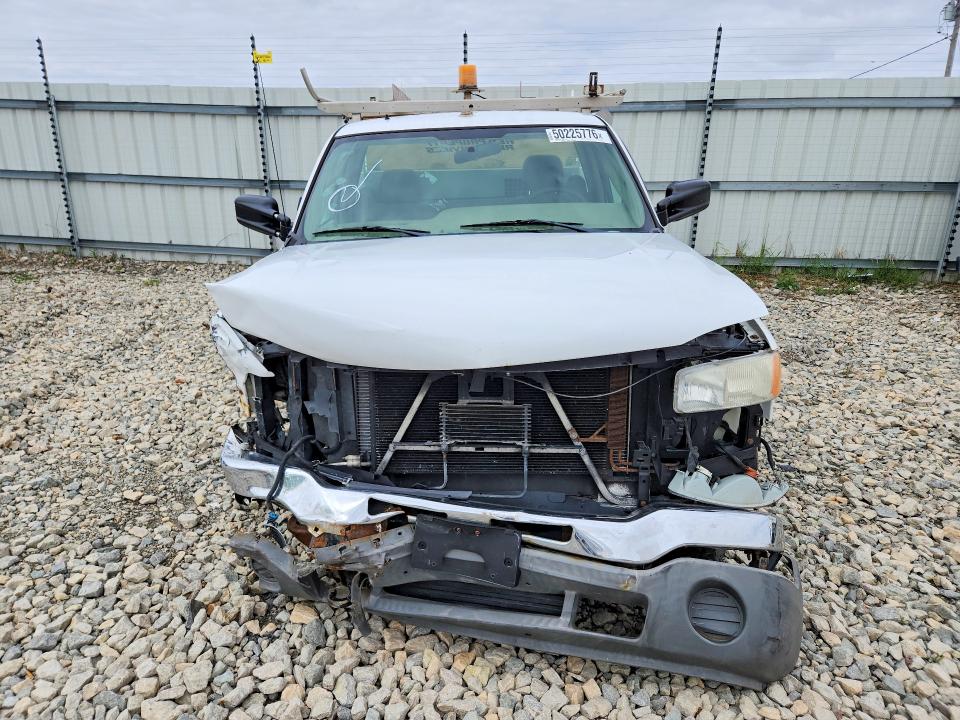 50225776 :رقم المزاد ، 1GDHC24U05E153969 vin ، 2005 Gmc Sierra مزاد بيع