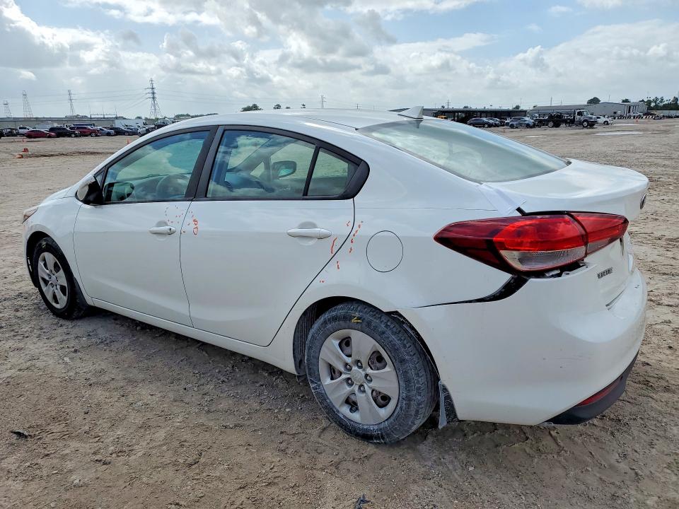2017 Kia Forte მანქანა იყიდება აუქციონზე, vin: 3KPFK4A75HE015281, აუქციონის ნომერი: 48799626