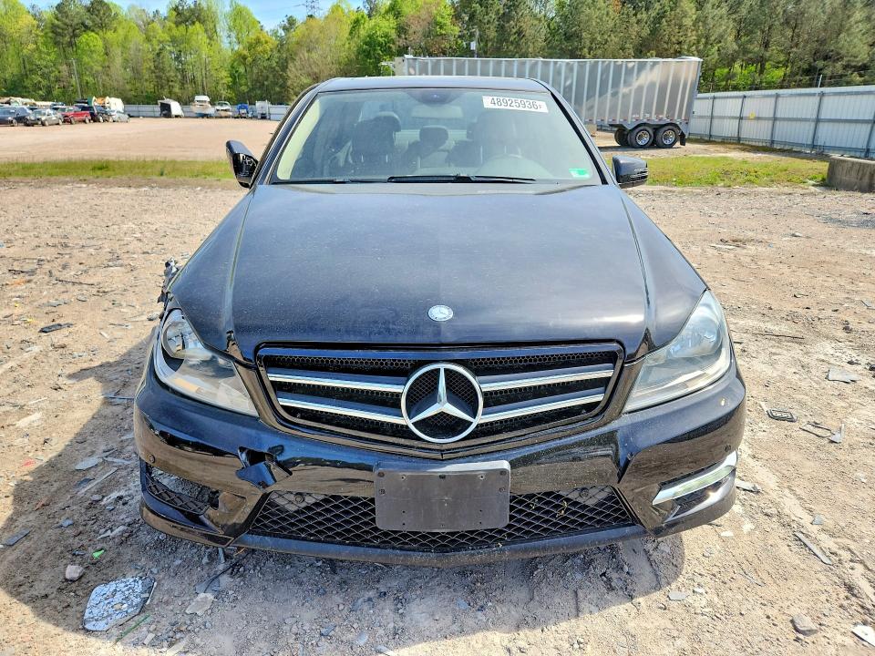 Продажа на аукционе авто 2013 Mercedes-benz C, vin: WDDGF8AB9DR282304, номер лота: 48925936