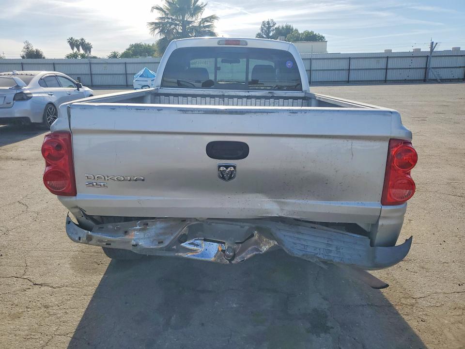 51117666 :رقم المزاد ، 1D7HE42K15S166281 vin ، 2005 Dodge Dakota مزاد بيع