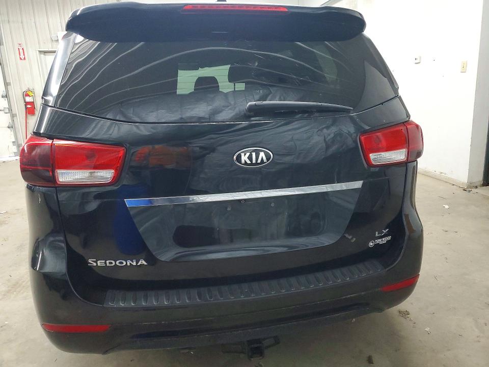 50571156 :رقم المزاد ، KNDMB5C1XH6217786 vin ، 2017 Kia Sedona مزاد بيع