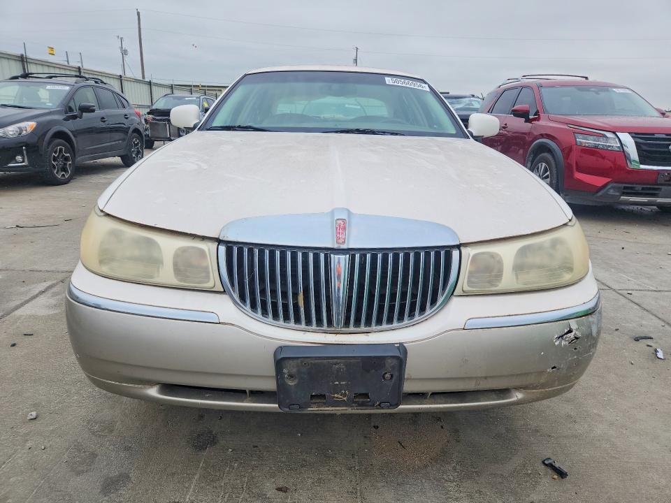 Продаж на аукціоні авто 2001 Lincoln Town Car, vin: 1LNHM81WX1Y647304, номер лоту: 50566956