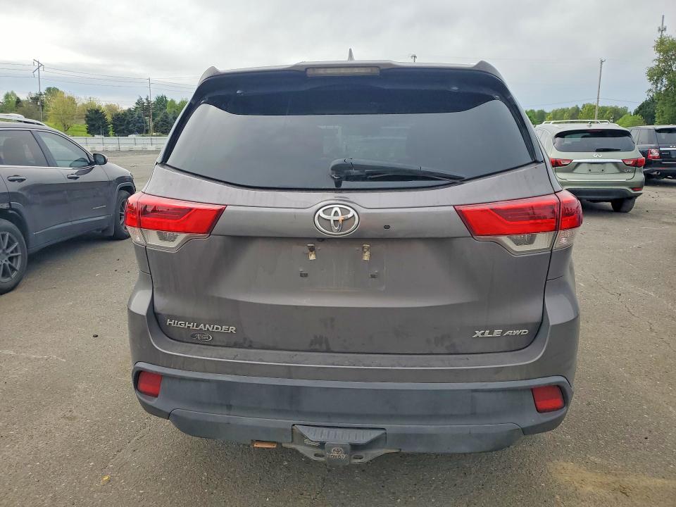 50766466 :رقم المزاد ، 5TDJZRFHXKS953407 vin ، 2019 Toyota Highlander مزاد بيع