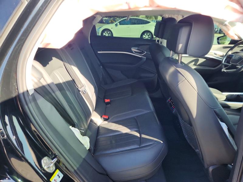 50128526 :رقم المزاد ، WA1AABGE4NB022555 vin ، 2022 Audi E-tron مزاد بيع