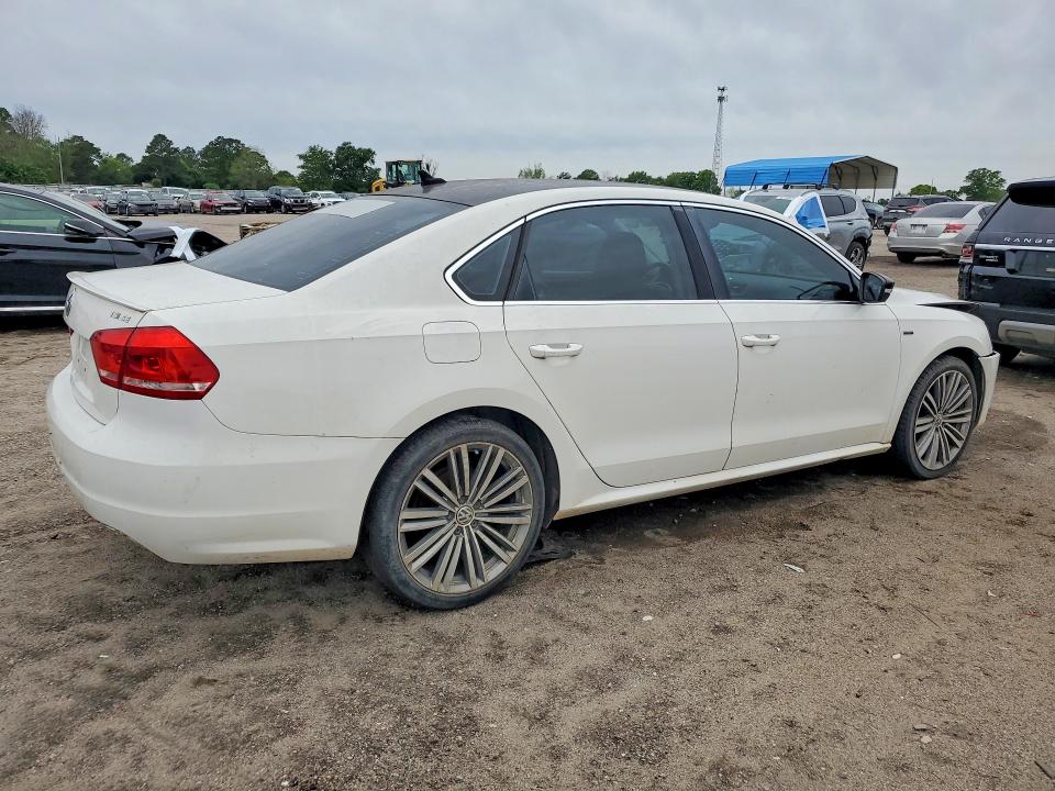 2015 Volkswagen Passat მანქანა იყიდება აუქციონზე, vin: 1VWBT7A35FC006494, აუქციონის ნომერი: 48487706
