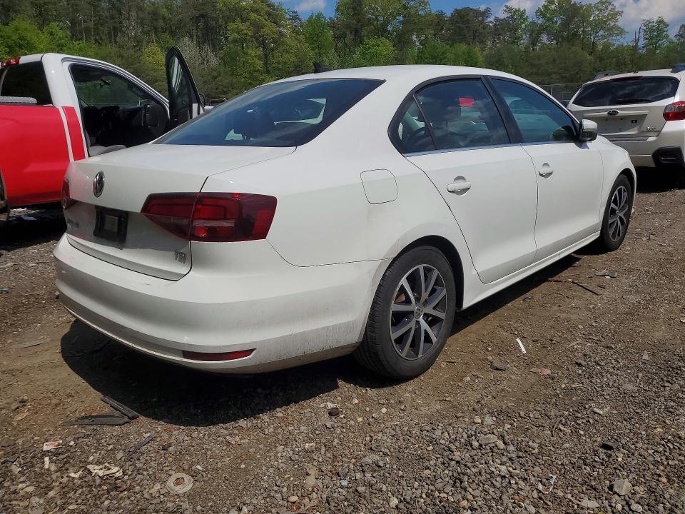 50563576 :رقم المزاد ، 3VWDB7AJXHM326132 vin ، 2017 Volkswagen Jetta مزاد بيع
