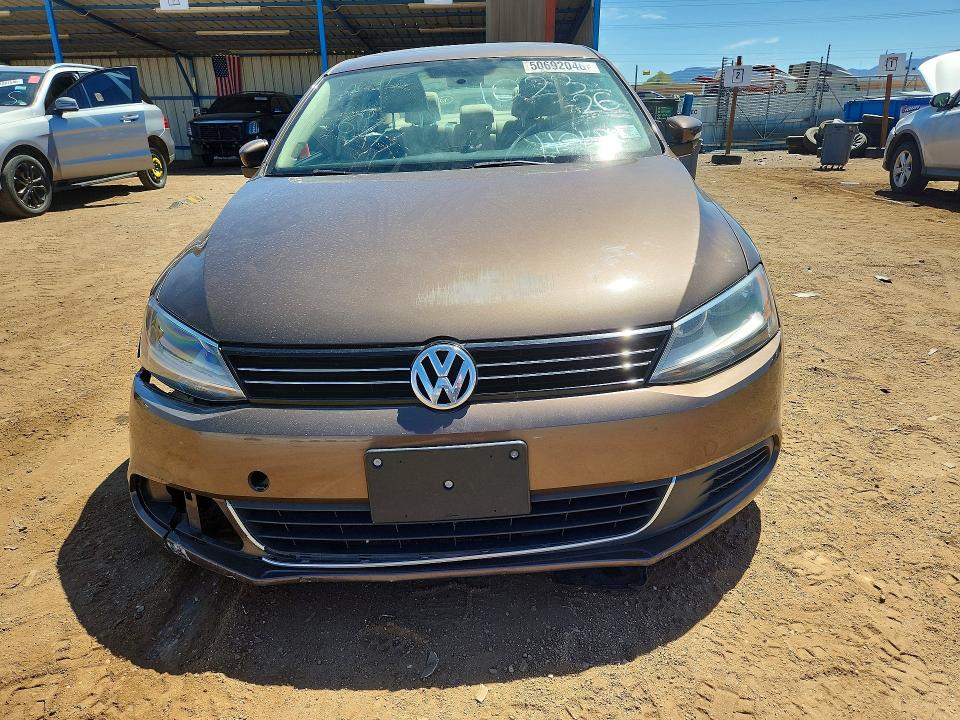 50692046 :رقم المزاد ، 3VWD07AJ8EM384595 vin ، 2014 Volkswagen Jetta مزاد بيع