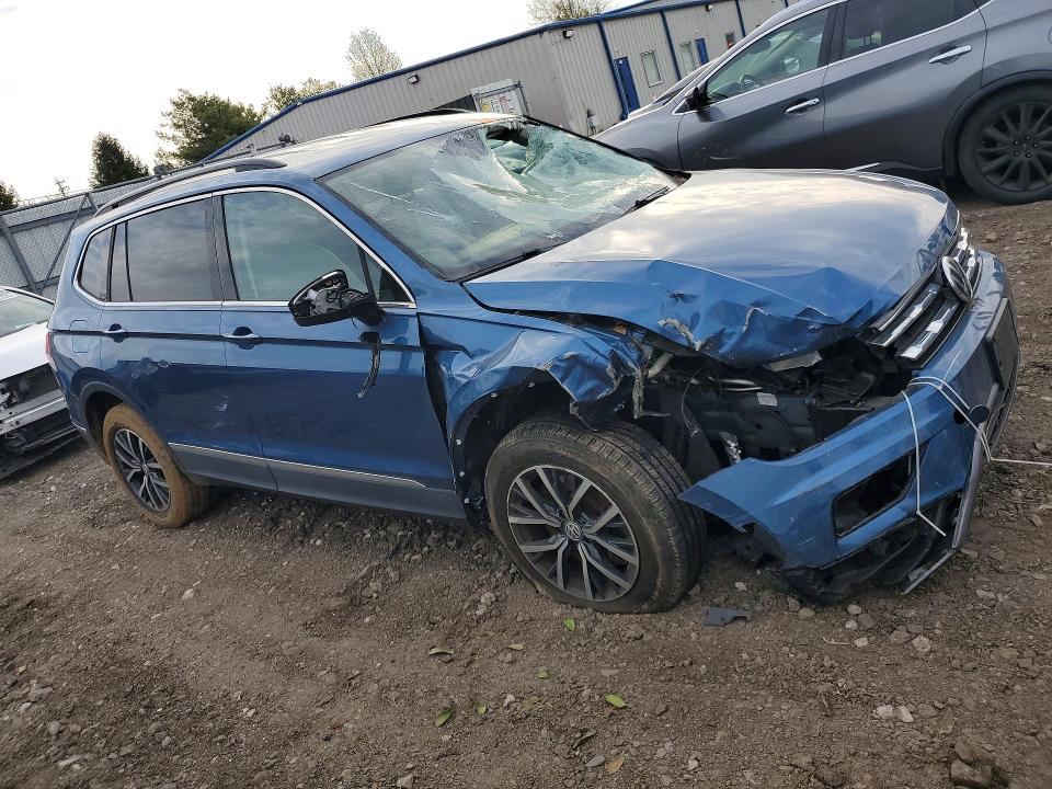 Продажа на аукционе авто 2018 Volkswagen Tiguan, vin: 3VV2B7AX6JM209718, номер лота: 48942666