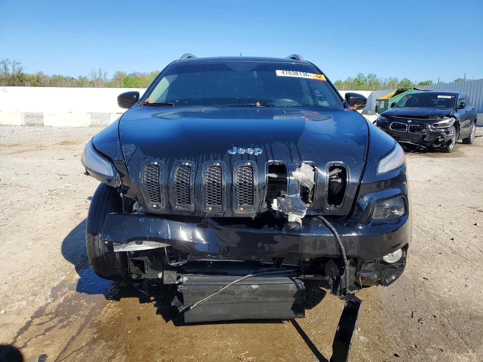 47038136 :رقم المزاد ، 1C4PJMCB0JD603640 vin ، 2018 Jeep Cherokee مزاد بيع