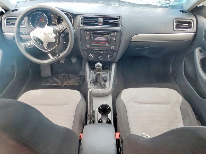 49980676 :رقم المزاد ، 3VW167AJ6HM261061 vin ، 2017 Volkswagen Jetta مزاد بيع