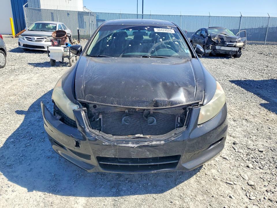 50424026 :رقم المزاد ، 1HGCP3F79BA800065 vin ، 2011 Honda Accord مزاد بيع