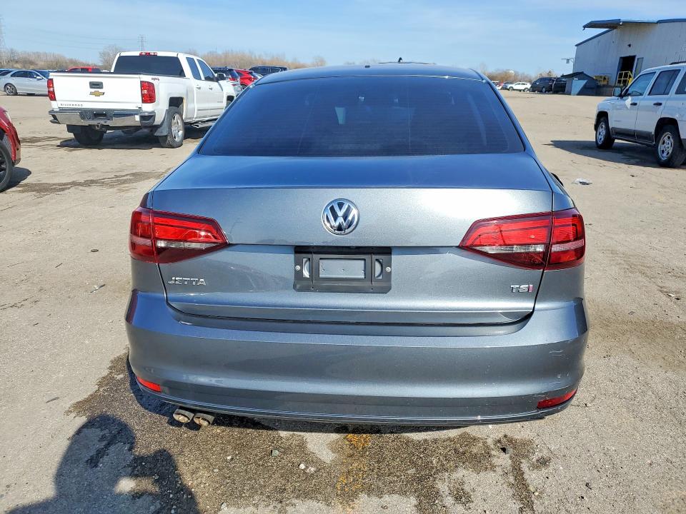 48955246 :رقم المزاد ، 3VW167AJ0HM316037 vin ، 2017 Volkswagen Jetta مزاد بيع