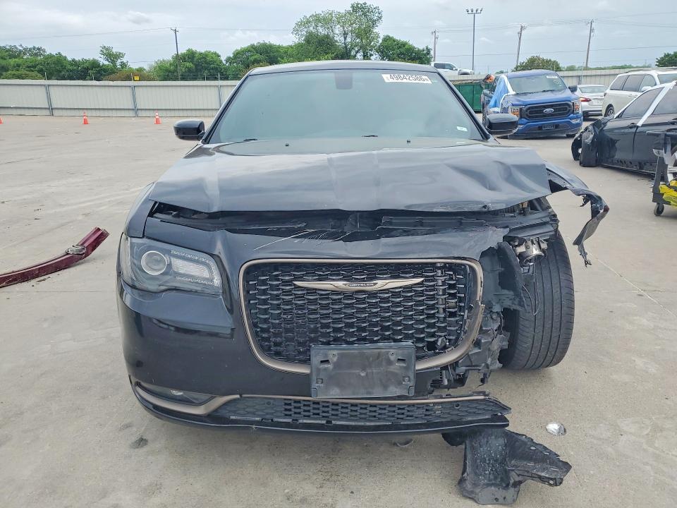 Продаж на аукціоні авто 2016 Chrysler 300, vin: 2C3CCABG8GH307737, номер лоту: 49842586