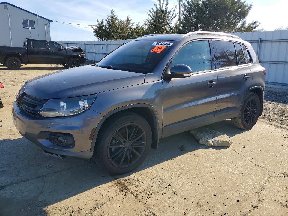 49283806 :رقم المزاد ، WVGBV7AX4FW555081 vin ، 2015 Volkswagen Tiguan مزاد بيع