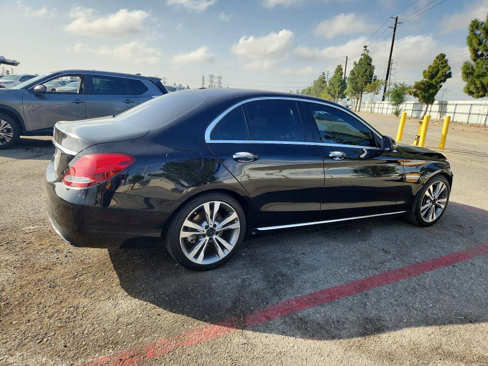 50135846 :رقم المزاد ، 55SWF4JB9GU162462 vin ، 2016 Mercedes-benz C مزاد بيع