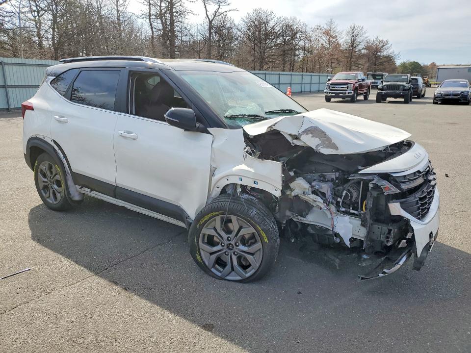 Продажа на аукционе авто 2024 Kia Seltos, vin: KNDEUCAAXR7536879, номер лота: 49699336
