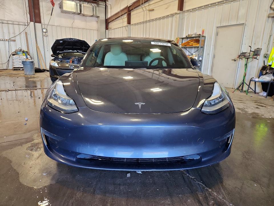 Продаж на аукціоні авто 2018 Tesla Model 3, vin: 5YJ3E1EB6JF085606, номер лоту: 50613256