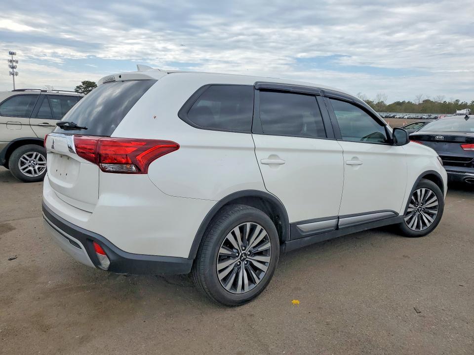 Продаж на аукціоні авто 2020 Mitsubishi Outlander, vin: JA4AD2A3XLZ045048, номер лоту: 47401846