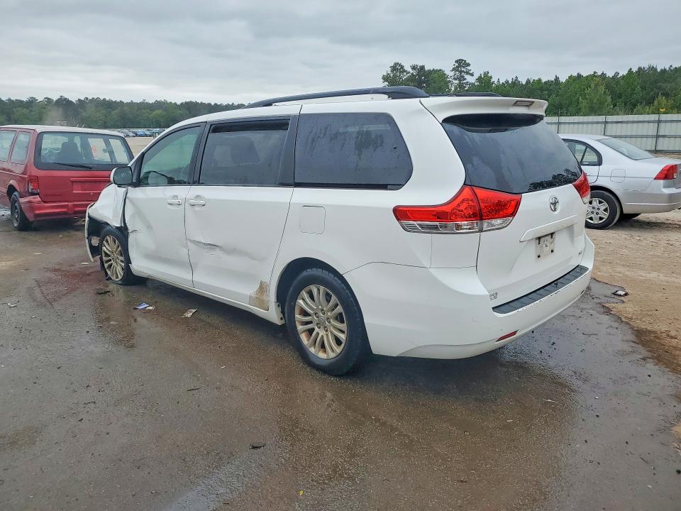 50720906 :رقم المزاد ، 5TDYK3DC4ES503182 vin ، 2014 Toyota Sienna مزاد بيع