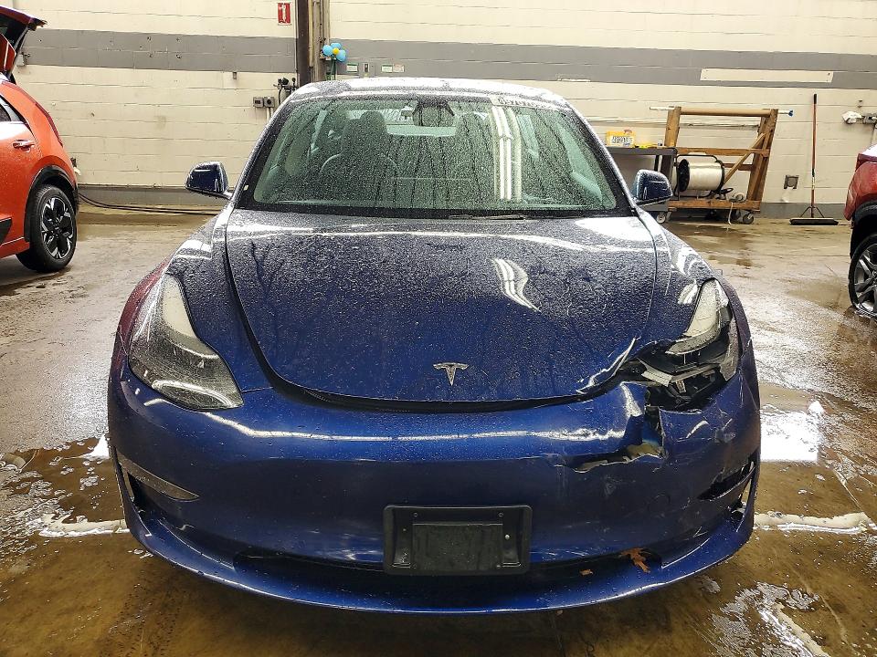 2022 Tesla Model 3 მანქანა იყიდება აუქციონზე, vin: 5YJ3E1EA8NF288008, აუქციონის ნომერი: 49707696