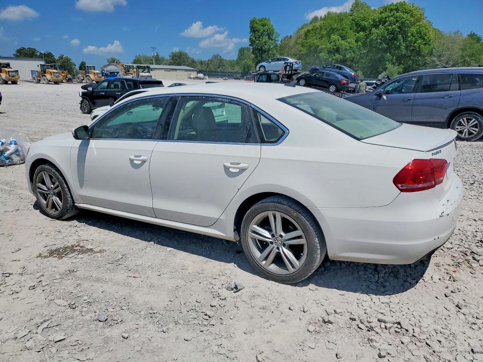 50061646 :رقم المزاد ، 1VWBN7A31EC073943 vin ، 2014 Volkswagen Passat مزاد بيع