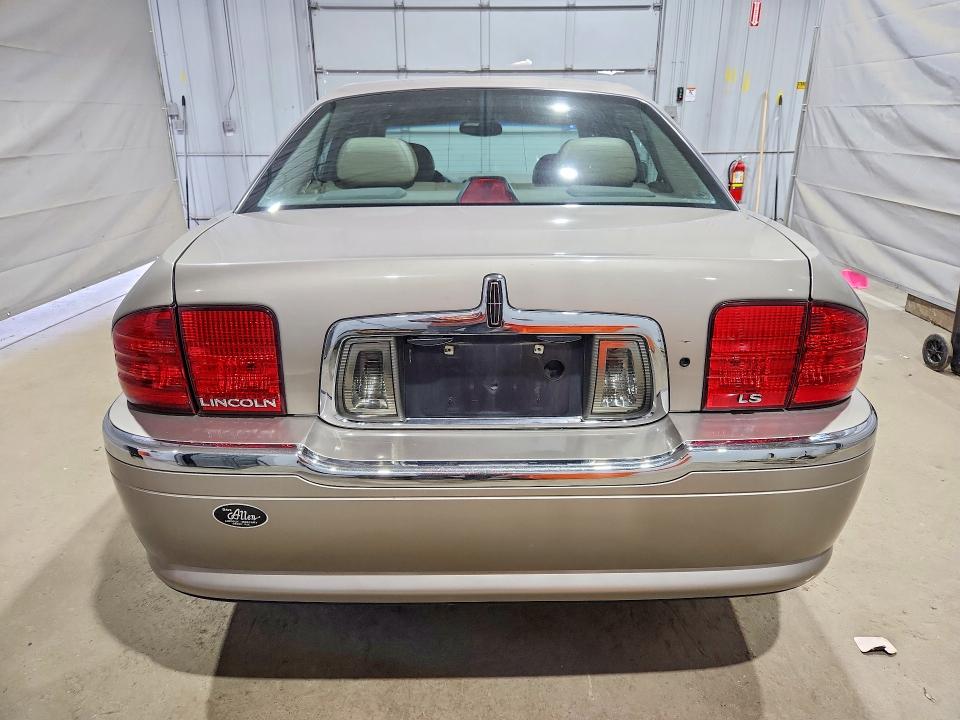 49051596 :رقم المزاد ، 1LNHM87A4YY601845 vin ، 2000 Lincoln Townhouse Ls مزاد بيع