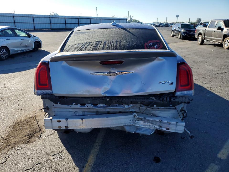 Продажа на аукционе авто 2018 Chrysler 300, vin: 2C3CCABG5JH137246, номер лота: 49820926