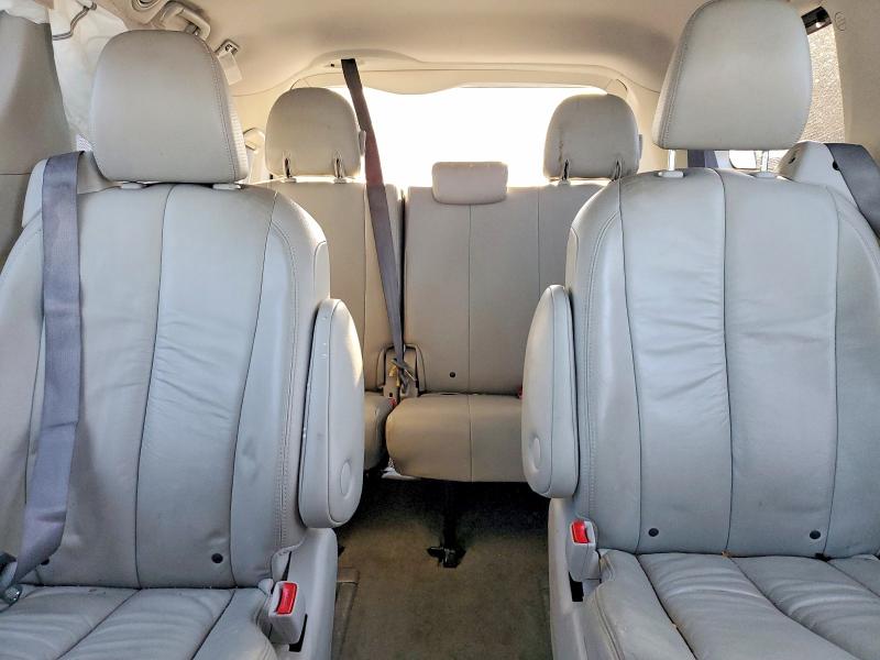 48188066 :رقم المزاد ، 5TDYK3DC7BS173713 vin ، 2011 Toyota Sienna-v6 مزاد بيع