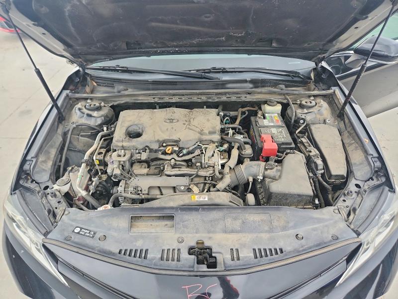 51317316 :رقم المزاد ، 4T1B11HK2JU082806 vin ، 2018 Toyota Camry مزاد بيع