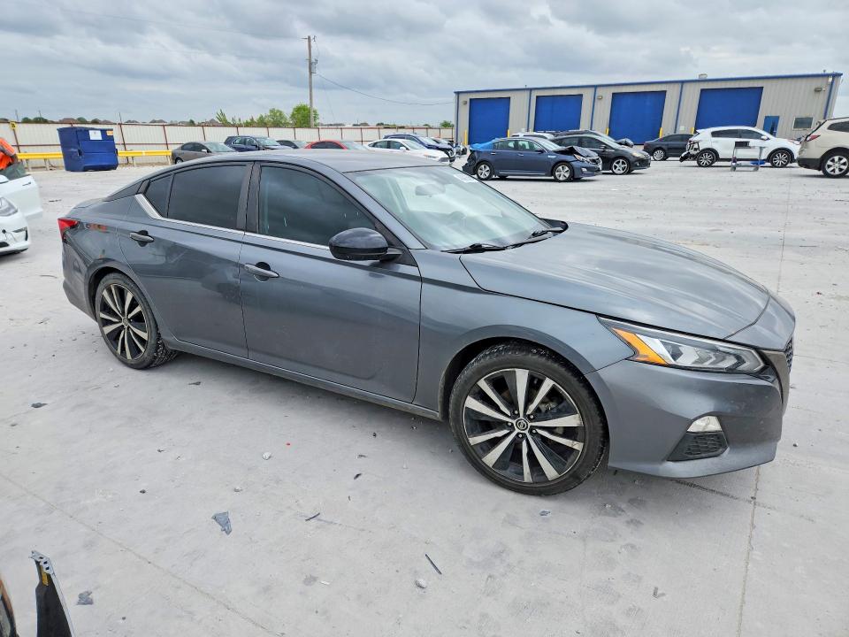 48402646 :رقم المزاد ، 1N4BL4CV4MN340054 vin ، 2021 Nissan Altima مزاد بيع