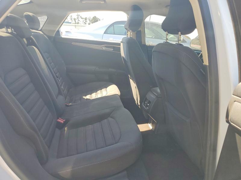 50502106 :رقم المزاد ، 3FA6P0LU4KR120221 vin ، 2019 Ford Fusion مزاد بيع
