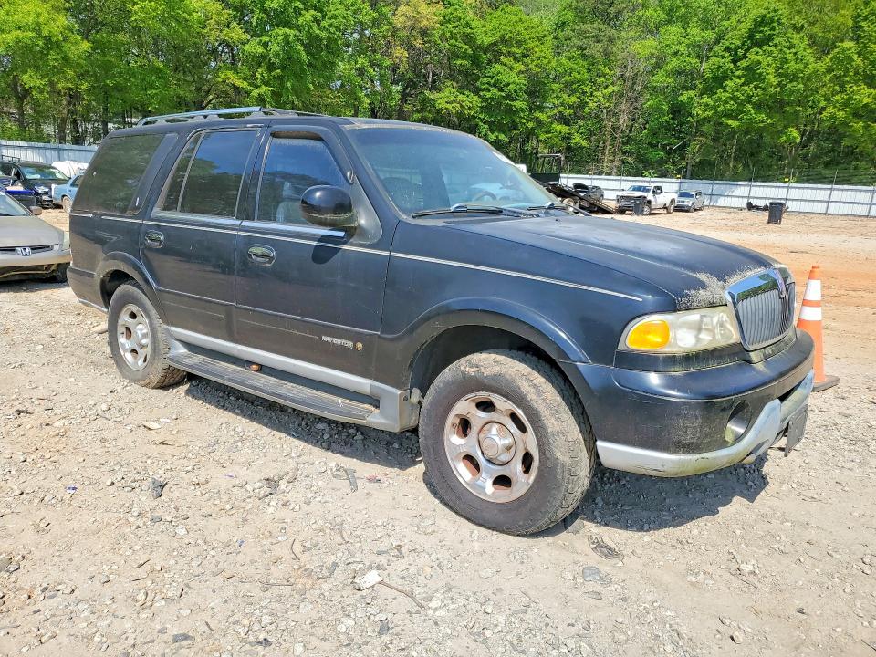 48108216 :رقم المزاد ، 5LMPU28A9YLJ00290 vin ، 2000 Lincoln Townhouse Navigator مزاد بيع