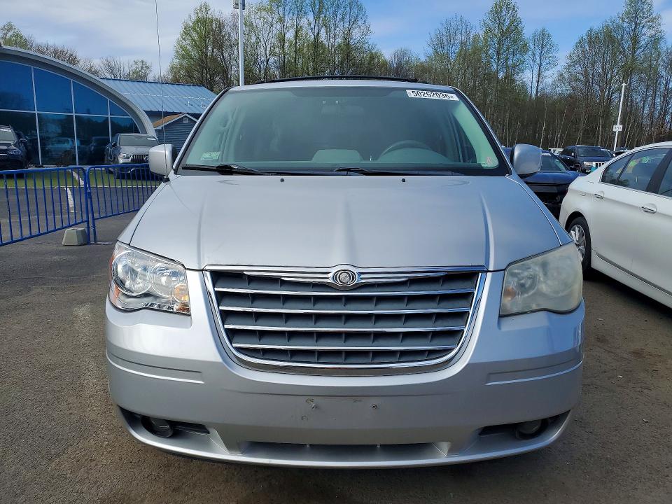 50262036 :رقم المزاد ، 2A8HR54119R654042 vin ، 2009 Chrysler Town & Country مزاد بيع