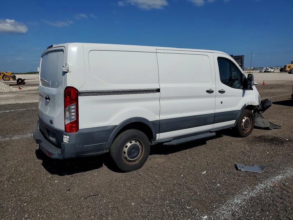 50277356 :رقم المزاد ، 1FTNR1YM5FKB32970 vin ، 2015 Ford Transit مزاد بيع