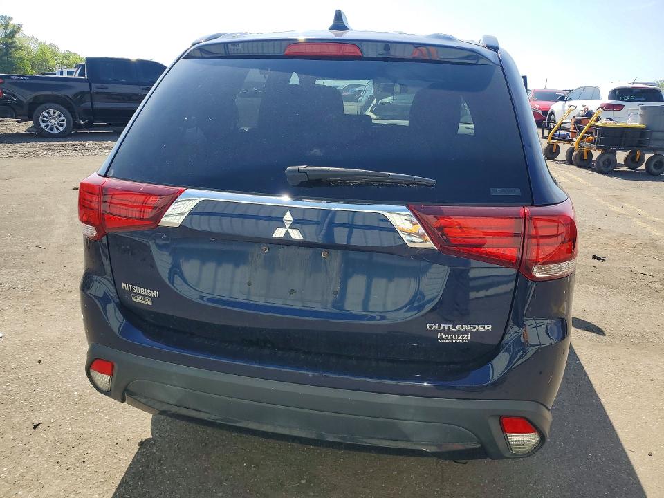 Продаж на аукціоні авто 2018 Mitsubishi Outlander, vin: JA4AZ3A38JZ067831, номер лоту: 51112346