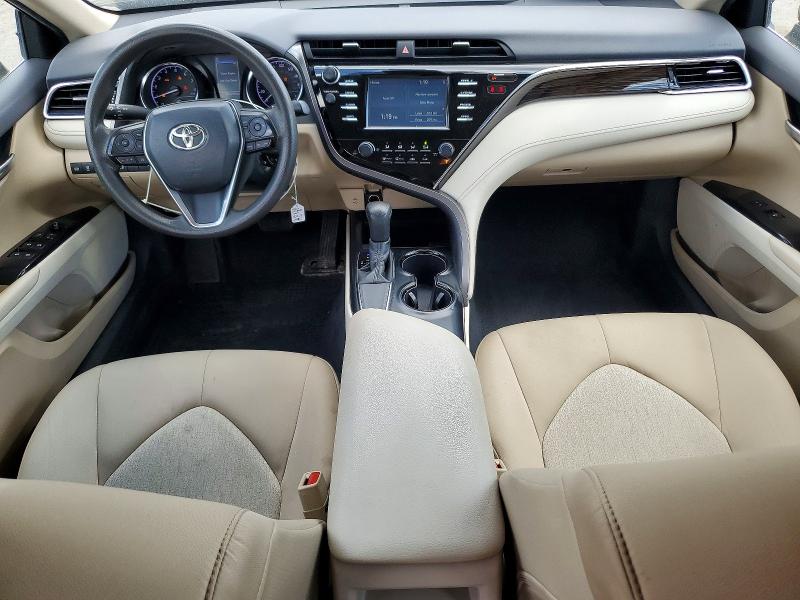 50923896 :رقم المزاد ، 4T1B11HK3JU621482 vin ، 2018 Toyota Camry مزاد بيع